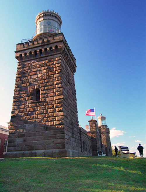 Twin Lights Lighthouse - A Visitors Guide